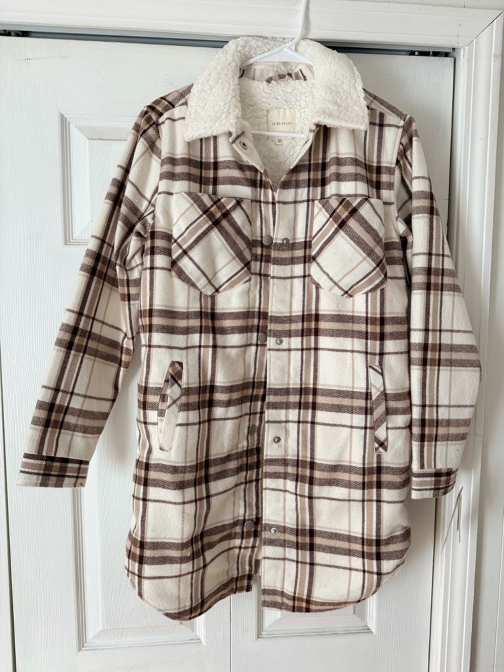 Cozy Plaid Sherpa-Lined Jacket - Cream & Brown